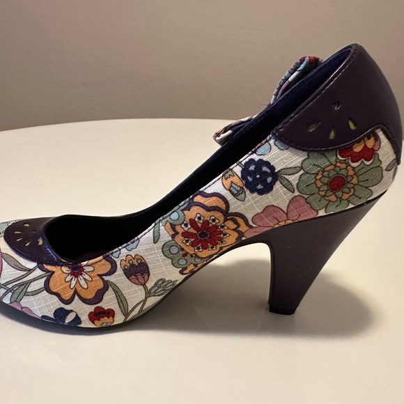 Driving Miss Daisy Pumps by Not Rated. Never worn.  Size 8.5 - Picture 3 of 12